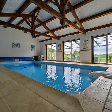 Elegante Ferme Avec Piscine, Tennis Et Confortables Au Coeur D'un Domaine Equestre Verdoyant - Fr-1-582-414 * Saint-Romain-Lachalm
