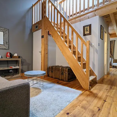 Elegante Ferme Avec Piscine, Tennis Et Confortables Au Coeur D'un Domaine Equestre Verdoyant - Fr-1-582-414 Bed & Breakfast Saint-Romain-Lachalm